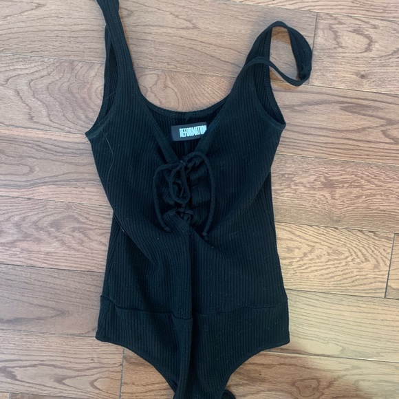 REFORMATION sleeveless ace up body suit. - Picture 1 of 2